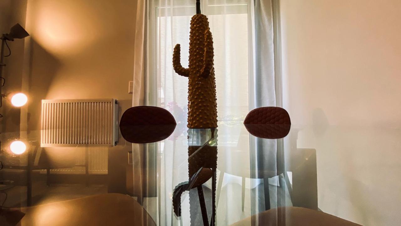 Acropolis Slow Living Apt Under The Parthenon Athena Bagian luar foto